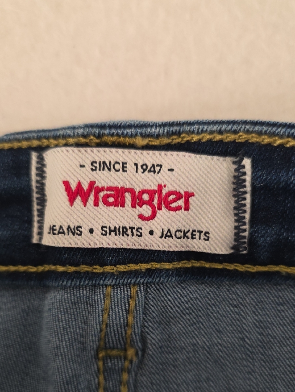 Wrangler NWT Blue High-Rise Frayed Denim Shorts Size 8/29 - Picture 7 of 10